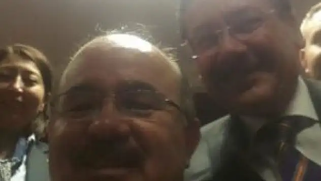 Bu da AK Parti'nin 'selfie'si