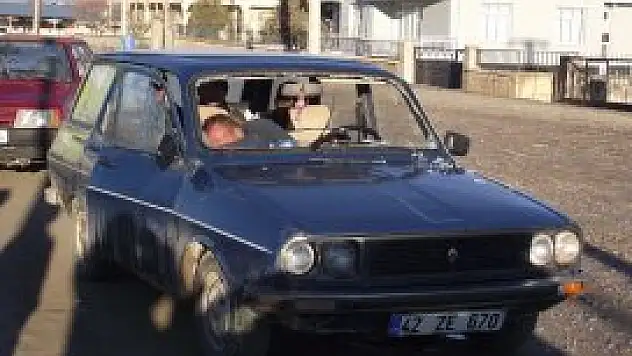 Kulu'da otomobil yayaya çarptı