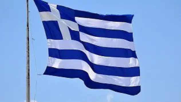 '240 İmam Yasası'nın yürürlüğe girmesine tepki