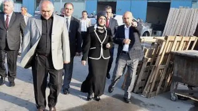 Fatma Toru, belediye personeliyle bir araya geldi