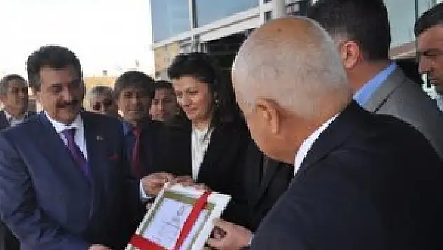 Cihanbeyli'de devir teslim töreni