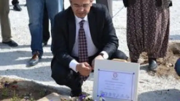 Mazbatasını babasına getirdi