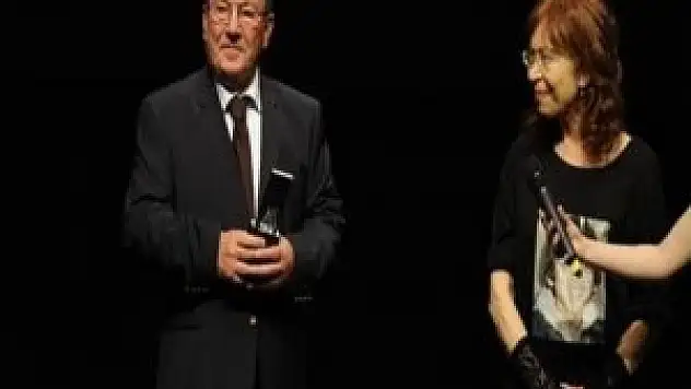 Festival Bahane Siyaset Şahane