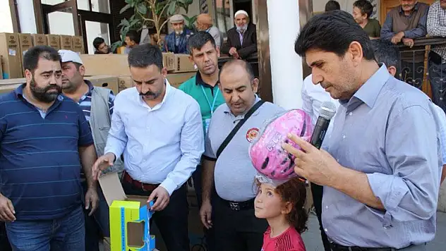 Derbent'li çocuklar bisikletlerini aldı