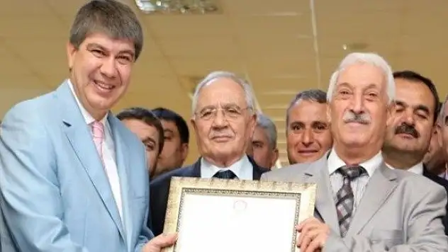 Menderes Türel'den CHP'ye insanlık dersi