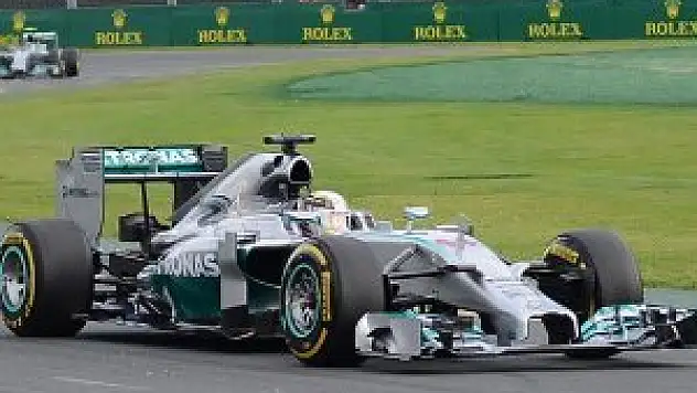 Mercedes 3'te 3 yaptı