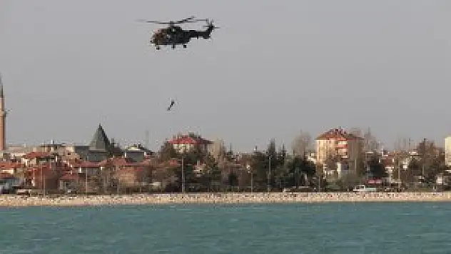 Beyşehir Gölü'nde gerçeği aratmayan kurtarma tatbikatı