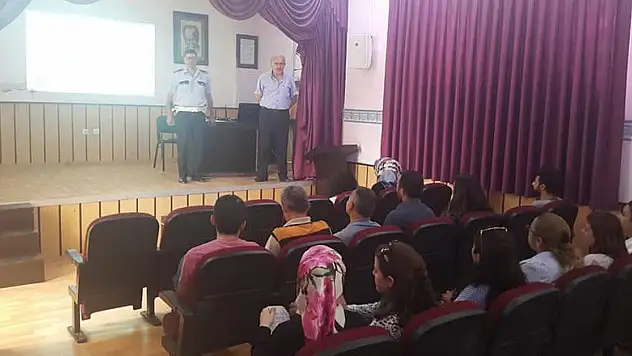 Derebucak'ta öğretmenlere trafik eğitimi verildi