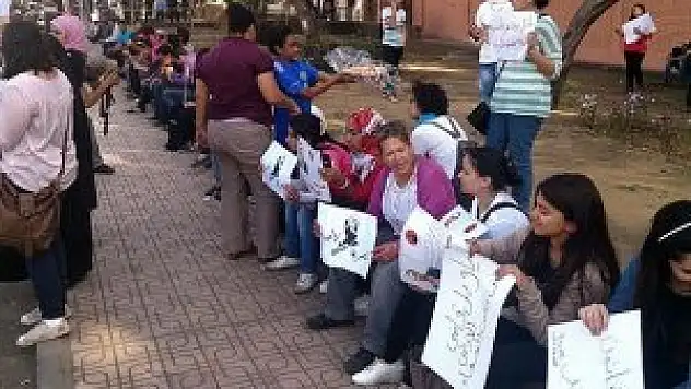 Mısır'da Cumhurbaşkanlığı Sarayı önünde protesto - #529KardeşineSahipÇIK