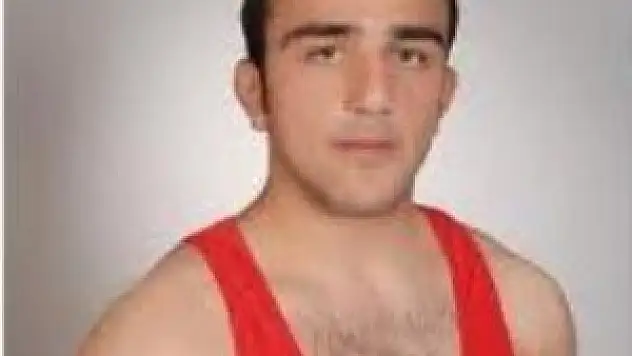 Yunus Özel Avrupa üçüncüsü oldu