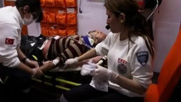 Eşini boşanmadan vazgeçiremeyince nehre atladı