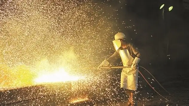 Faiz büyümeyi desteklemiyor