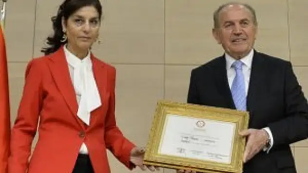 Topbaş mazbatasını aldı