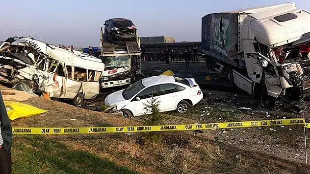 Konya'da trafik kazası: 9 ÖLÜ - Kazada ölenlerin isimleri belli oldu