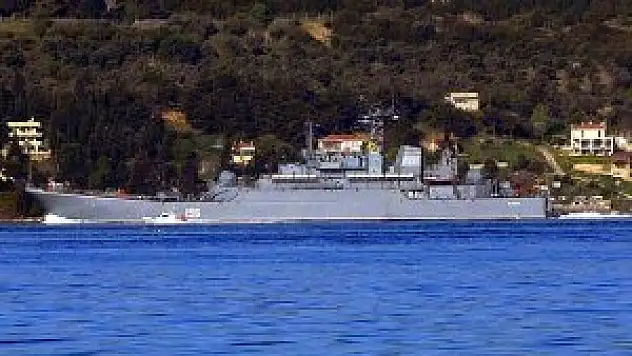 İki Rus gemisi Çanakkale Boğazı'ndan geçti