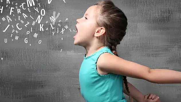 Anne babalar dikkat! 'İki buçuk yaşına kadar 50 sözcük önemli'