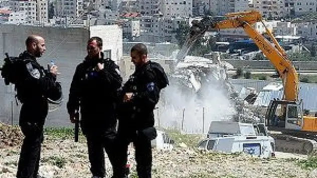 İsrail Filistinlilere ait 18 evi yıktı