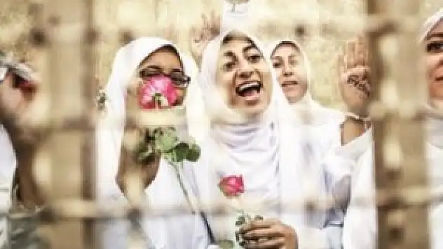 İnsanlık ipin ucunda