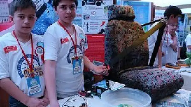 Suda otomatik açılan emniyet kemeri yaptılar