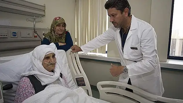 Kalbi durdurulmadan 'kalp kapağı' tamir edildi