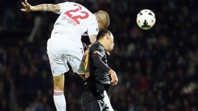 Aslan deplasmanda yenildi