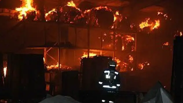 Tekstil fabrikasında yangın