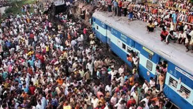 Tren istasyonunda izdiham faciası