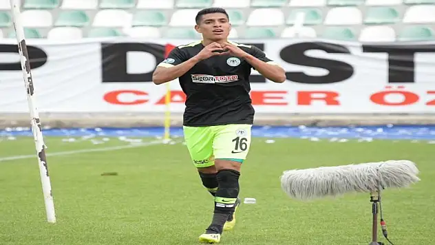 Hurtado göz doldurdu