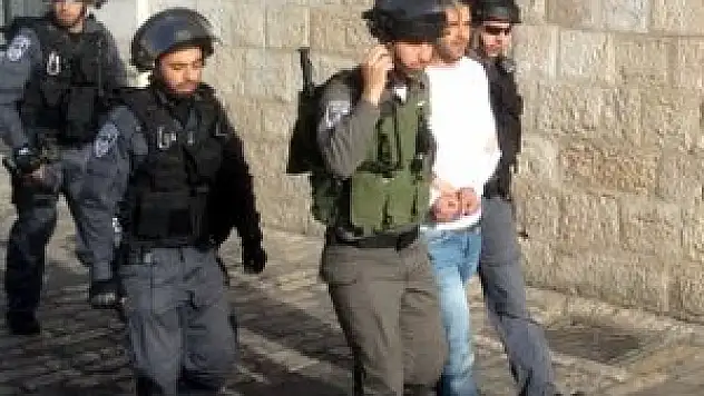 İsrail'den 6 Filistinli'ye Mescid-i Aksa yasağı