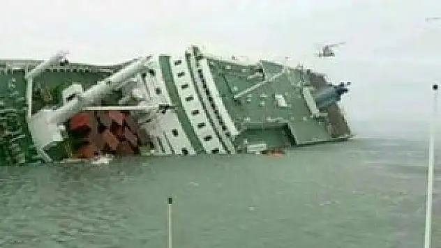 Güney Kore'de feribot battı