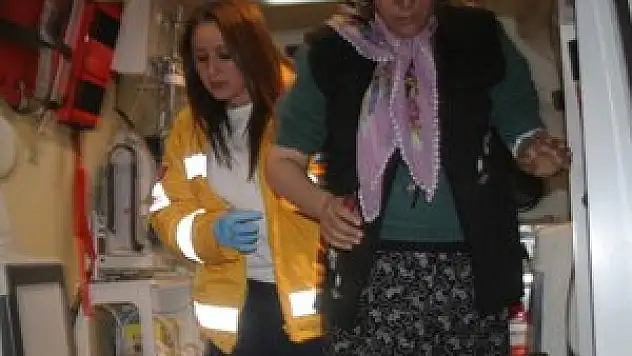 Hamile kadını ve kocasını darp ettiler