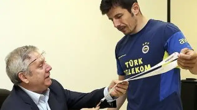 Aziz Yıldırım futbolcularla vedalaştı