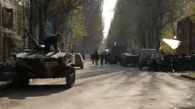 Slavyansk'da 3 siyasi partiye yasak