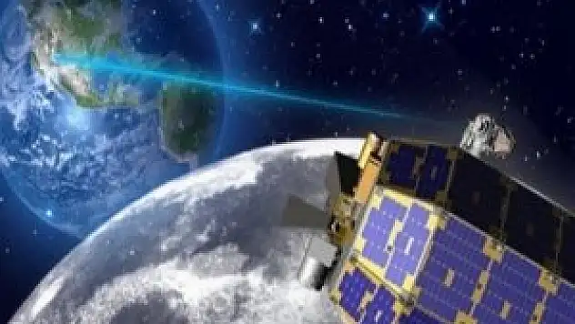 NASA'nın aracı Ay'a çarptı