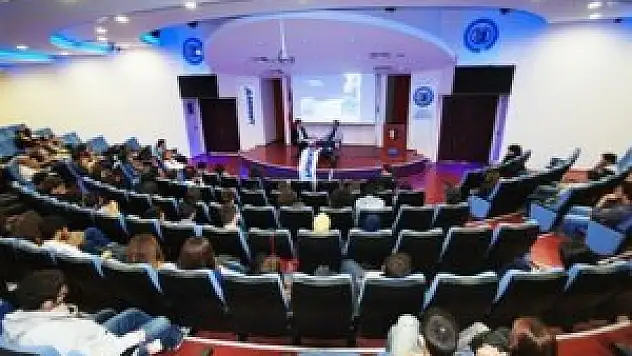 Eskişehir Osmangazi Üniversitesi'nde Dr. Özgür Akın Söyleşisi…