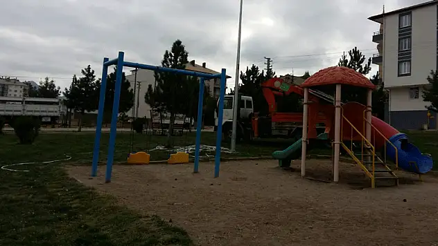 Seydişehir Belediyesi parkları aydınlatıyor