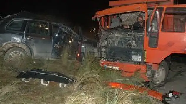 Adana'da trafik kazası: 1 ölü, 4 yaralı