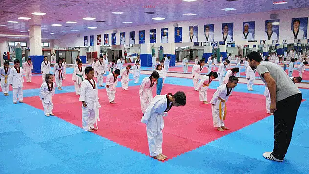 Selçuklu Belediyesi Kış Spor Okullarında eğitimler başladı