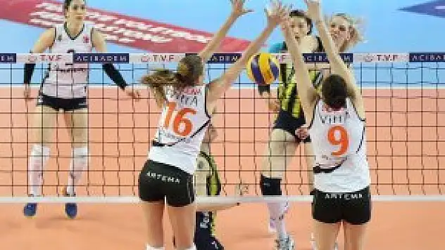 Fenerbahçe: 3 - Eczacıbaşı VitrA: 1