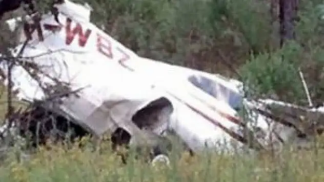 Finlandiya'da paraşütçüleri taşıyan uçak düştü