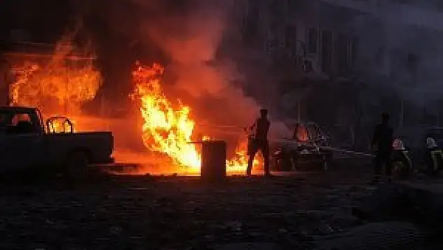 Esed yine ölüm yağdırdı: 93 ölü