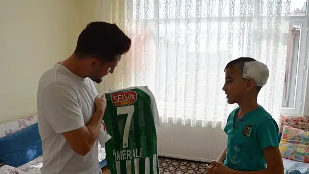 Ömer Ali, kazazede taraftarı unutmadı