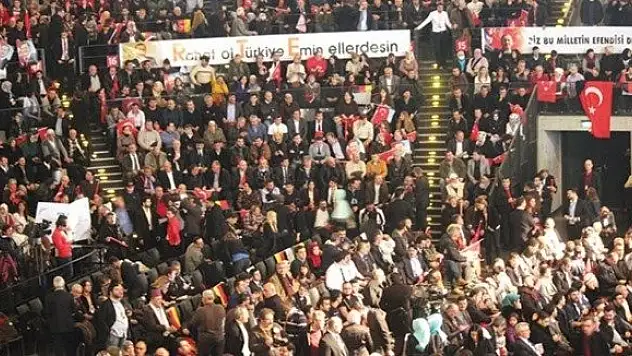 Başkanlığa ilk adım Avrupa'dan