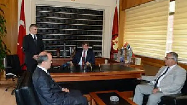 Bakan Davutoğlu'ndan Başkan Akyürek'e Ziyaret