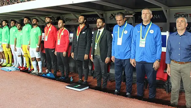 Konyaspor'un kulübesi işlemiyor!