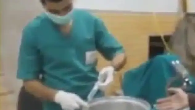 Suriye'deki iç savaşta sağlık görevlilerini de vurdu