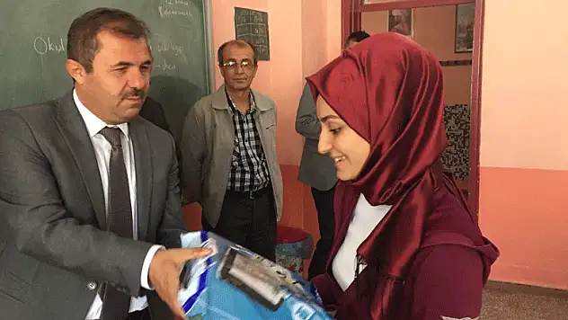 Ahırlı Belediyesi'nden eğitime destek