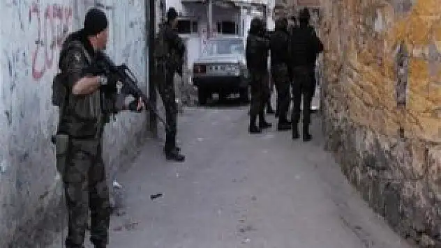 500 polisle 55 adrese şafak operasyonu