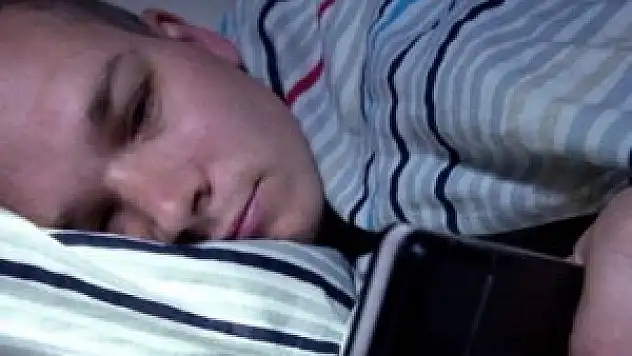 Akıllı telefon sahipleri uyurken denek olabiliyor