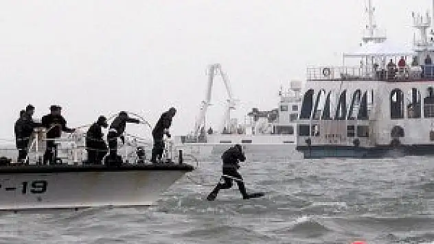 Dalgıçlar 40 kişinin daha cesedini çıkardı